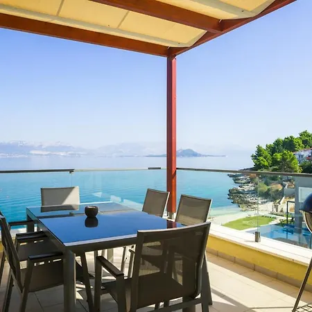 Sleeps 12 With Pool Air Con And Wifi * Slatine
