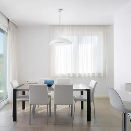 Sleeps 12 With Pool Air Con And Wifi Villa