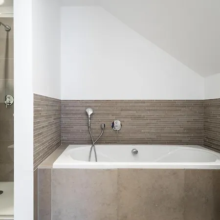 Sleeps 12 With Pool Air Con And Wifi Villa *