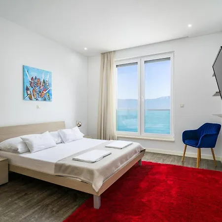 Sleeps 12 With Pool Air Con And Wifi Villa
