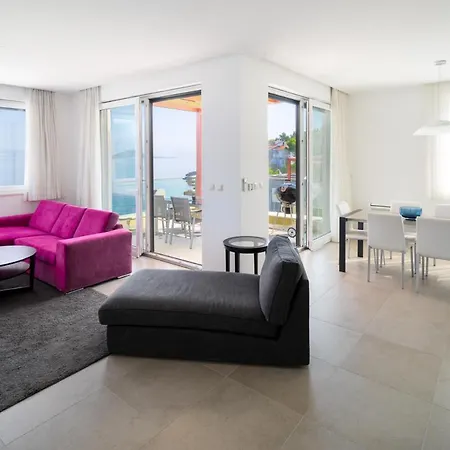 Villa Sleeps 12 With Pool Air Con And Wifi Slatine